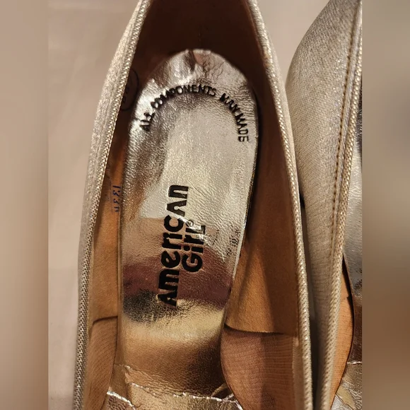 Vintage Silver American Girl Pumps - Size 6, 2.5" Heel - Picture 4 of 11